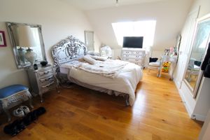 Bedroom- click for photo gallery